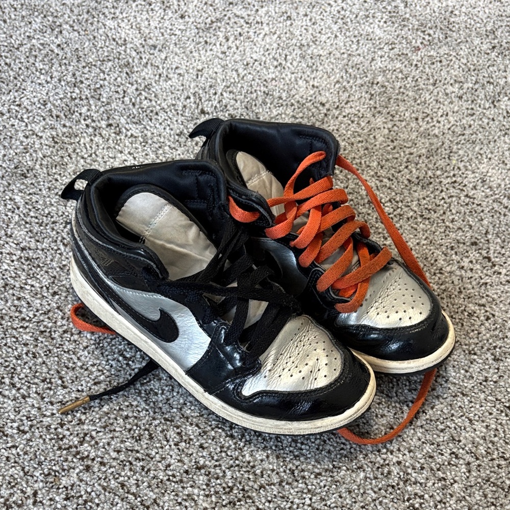 Nike Kids Air Jordan Sz 3Y Black and Silver Sneakers with Orange Laces
